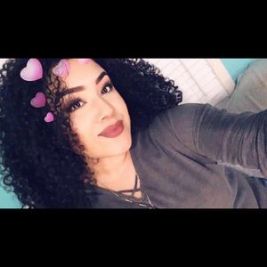 Meet your Posher, Alejandra